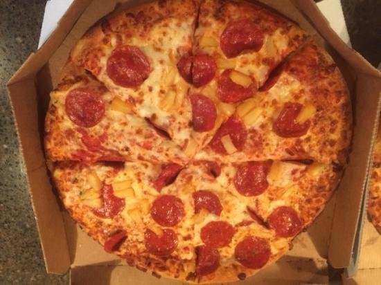 Red Paprika Pineapple Pizza PT