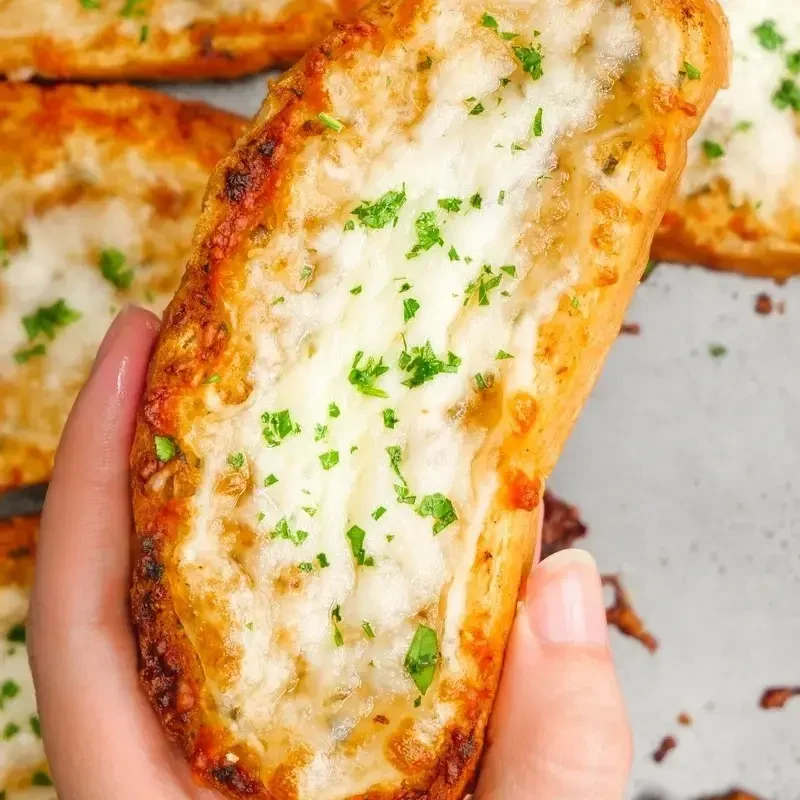 Schezwan Garlic Bread FC