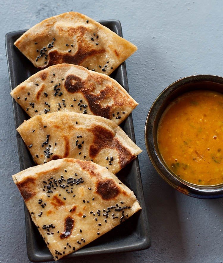 Cheese Naan with Gravy DF